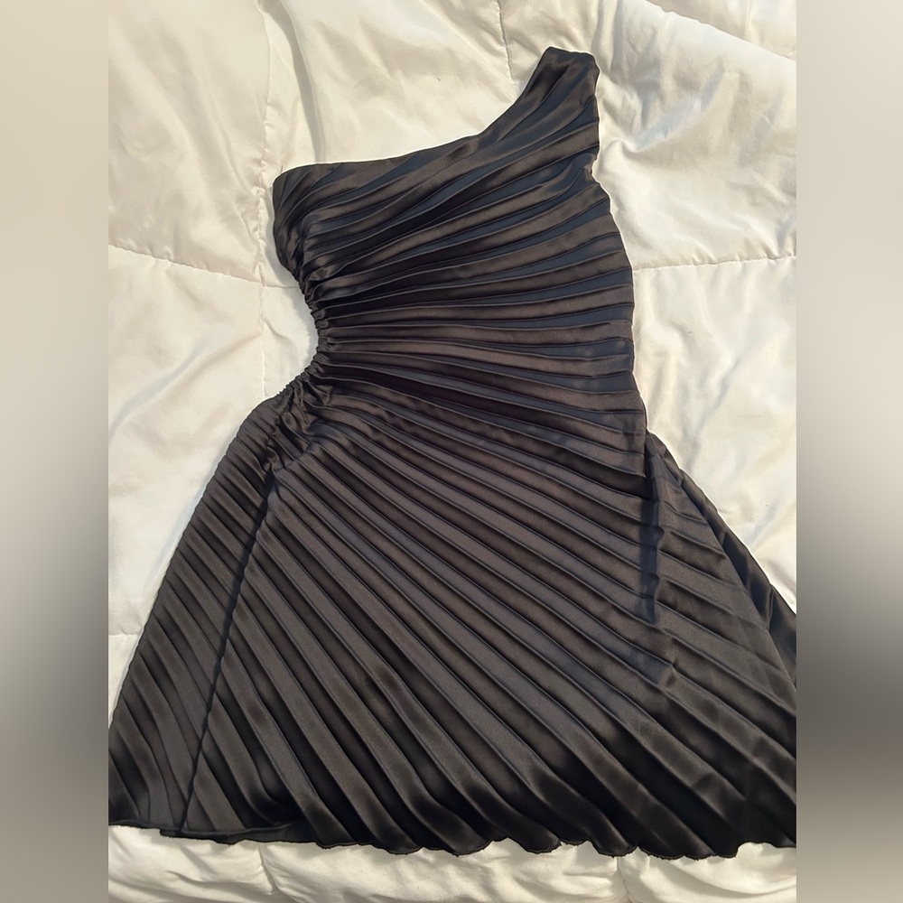 Elegant Black Pleated Dress